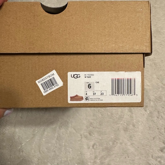 UGG Tasman Slippers size 6 - Picture 6 of 6